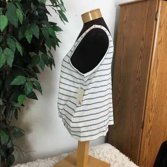 So XL blue/white stripe double v neck tank top (knotted front can be und… - Picture 9 of 9